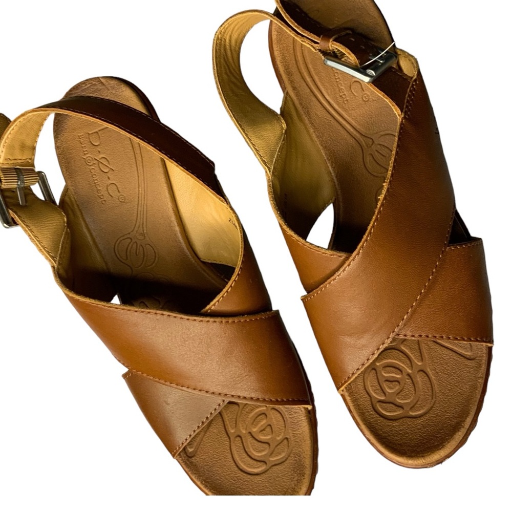 BOC Sandals in excellent condition Size 9